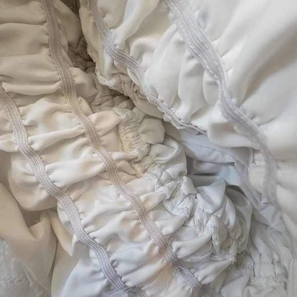 Chic White Wedding Dress for Women - Picture 5 of 5